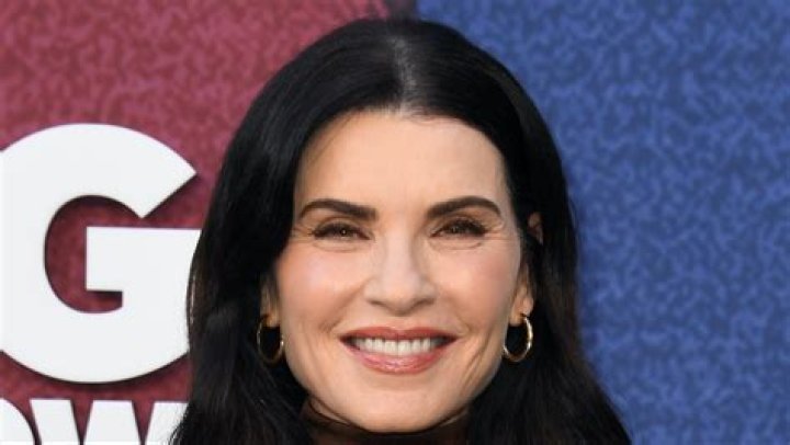 Is alicia florrick wearing a wig?