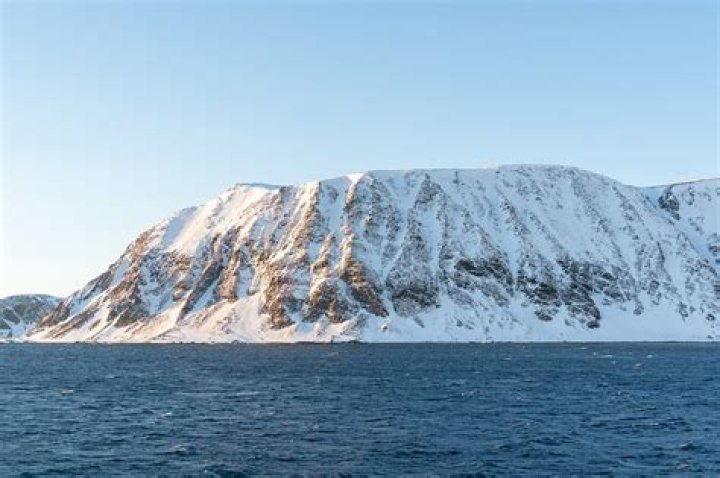 Is bouvet island inhabited?