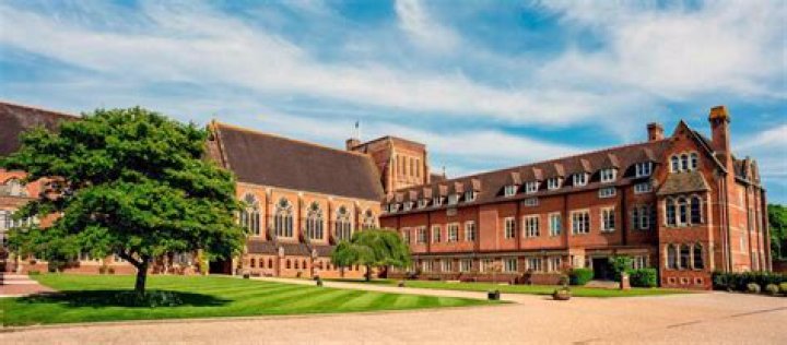 Is brockenhurst college good?