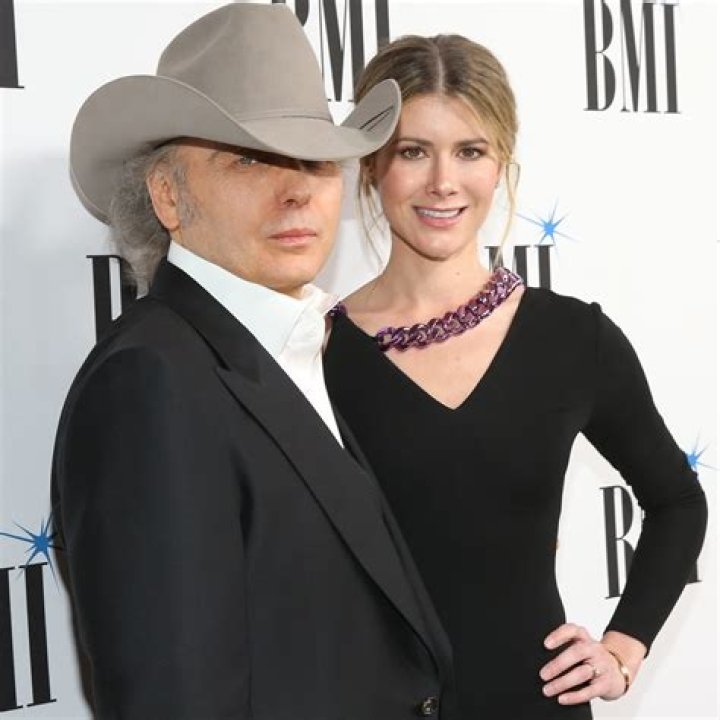 Is dwight yoakam married?