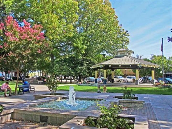 Is healdsburg in sonoma county?