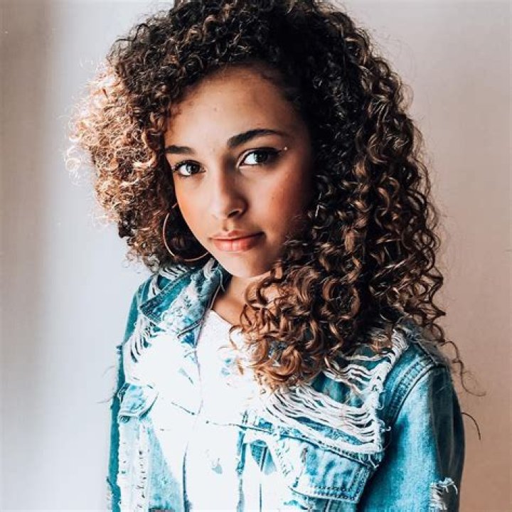Is mya lecia naylor still alive?