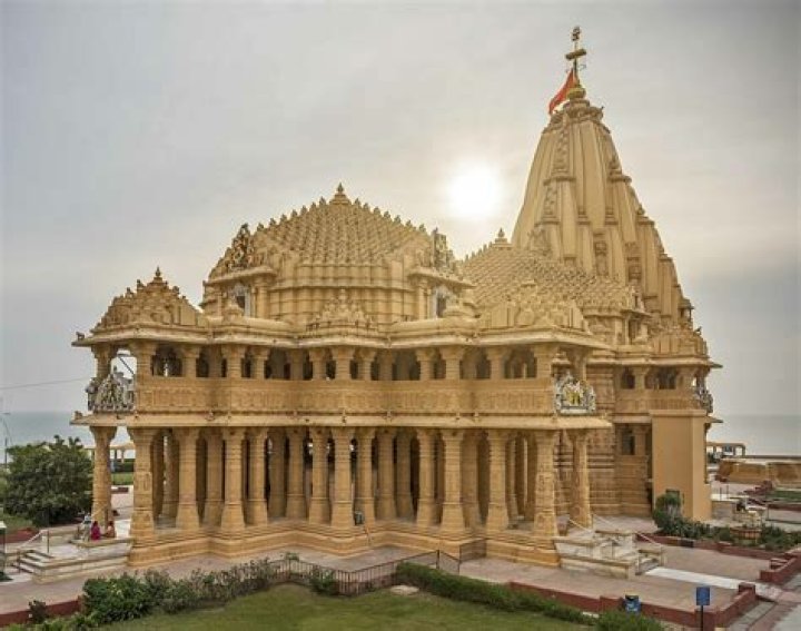 Is somnath temple open?