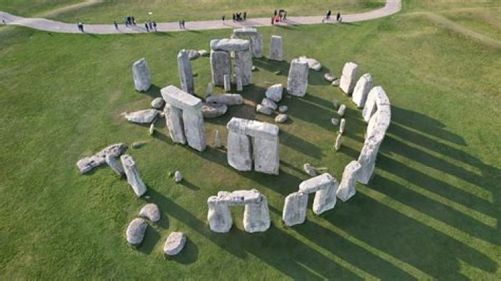 Is stonehenge in salisbury?