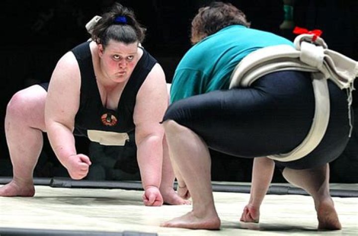 Is there female sumo wrestlers?