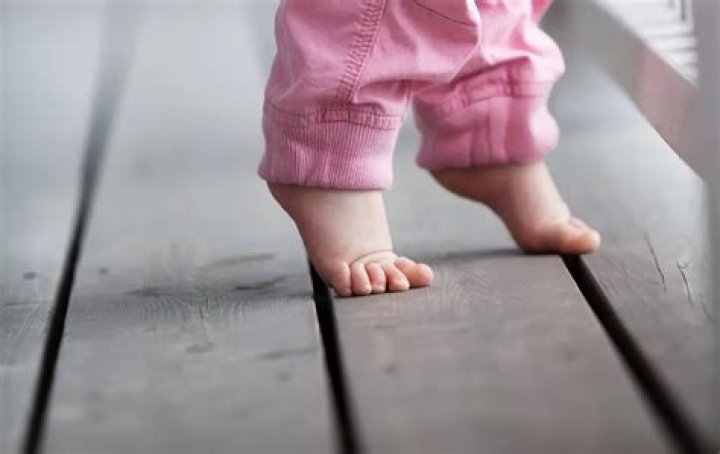 Is tippy toe one word?