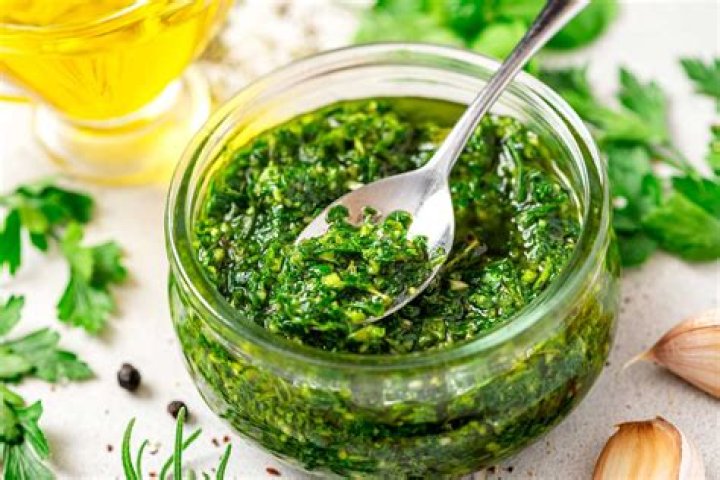 Should chives be cut down?