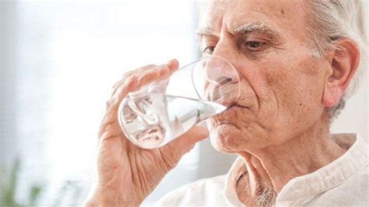 Should elderly drink more water?