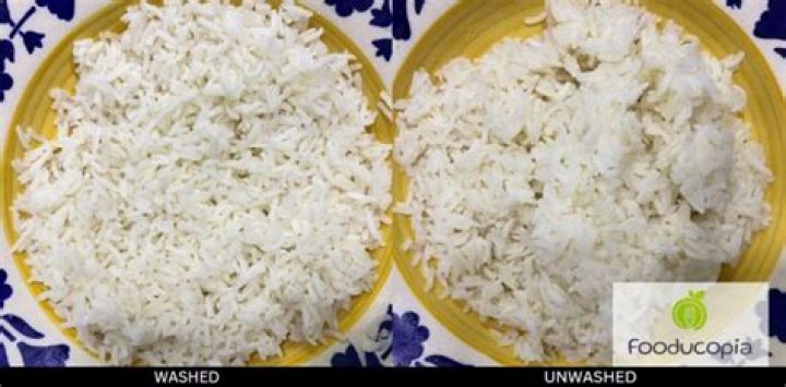 Should enriched rice be rinsed before cooking?