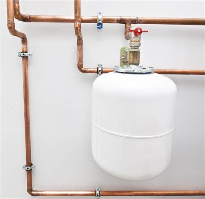 Should expansion tank be hot?