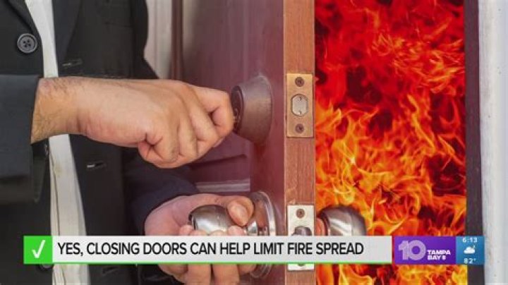 Should you close windows during lightning?