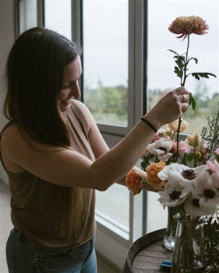 Should you disbud roses?