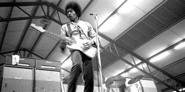 Was jimi hendrix in the 101st airborne?