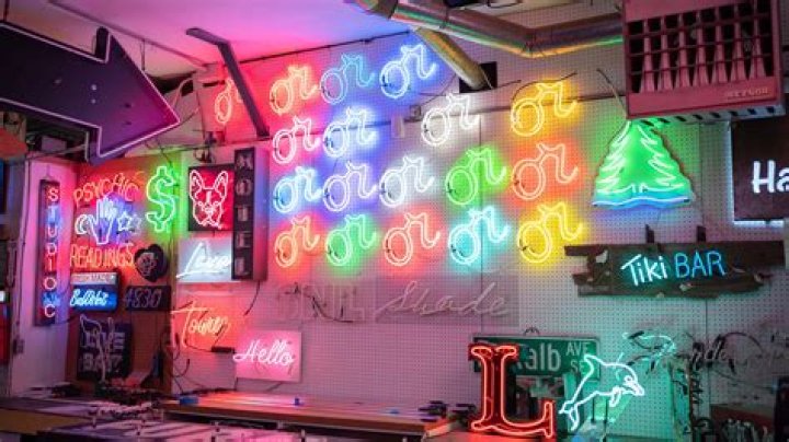 Was radon used in neon signs?