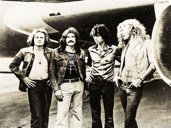 Was robert plant in led zeppelin?