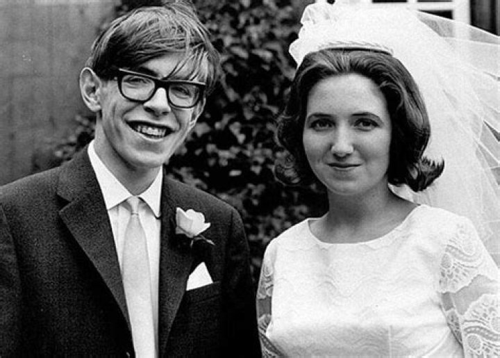 Was stephen hawking married?
