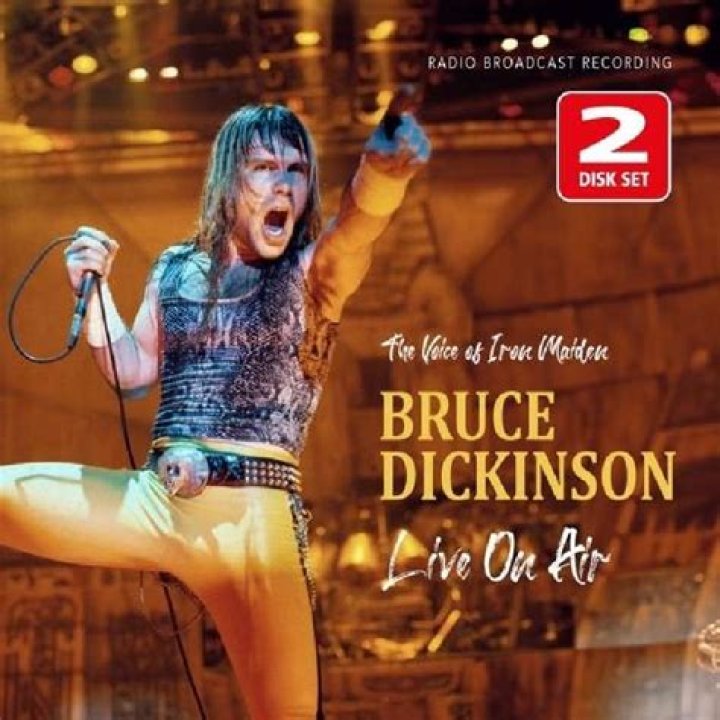 Were does david dickinson live?