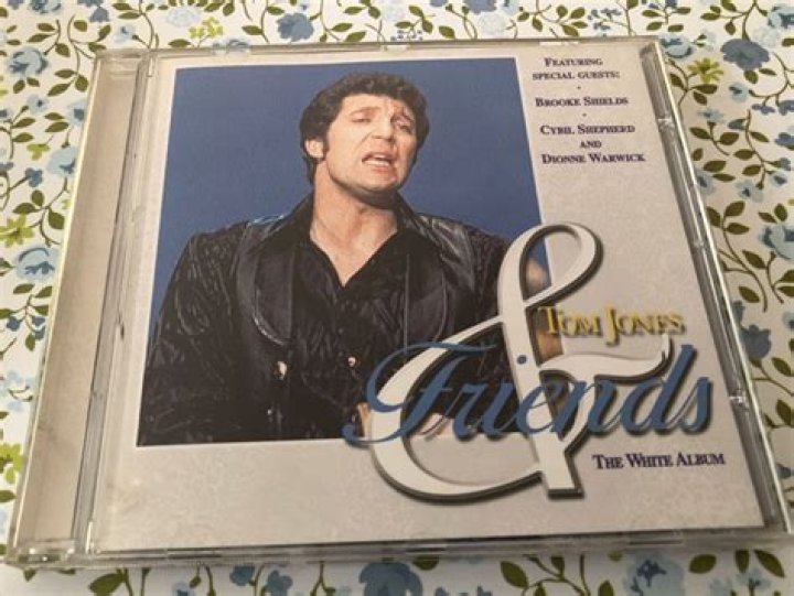 Were elvis and tom jones friends?