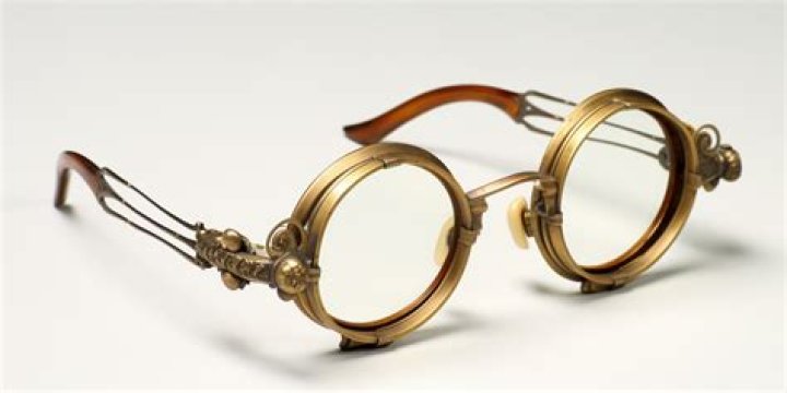 Were glasses invented during the renaissance?