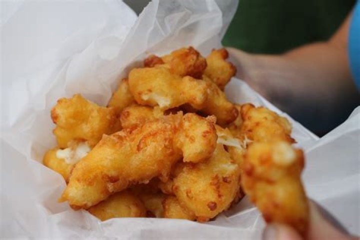 What do curds taste like?