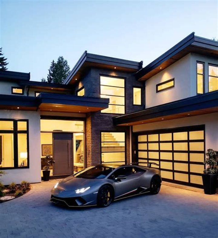 What is a house car?