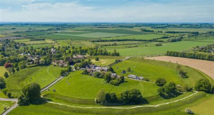 What is avebury famous for?