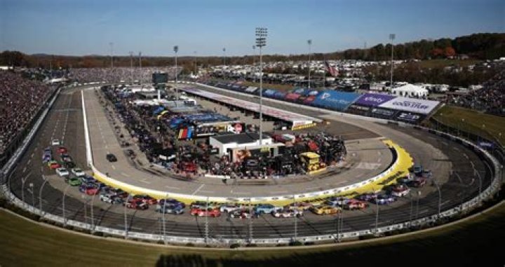 What is martinsville speedway claim to fame?