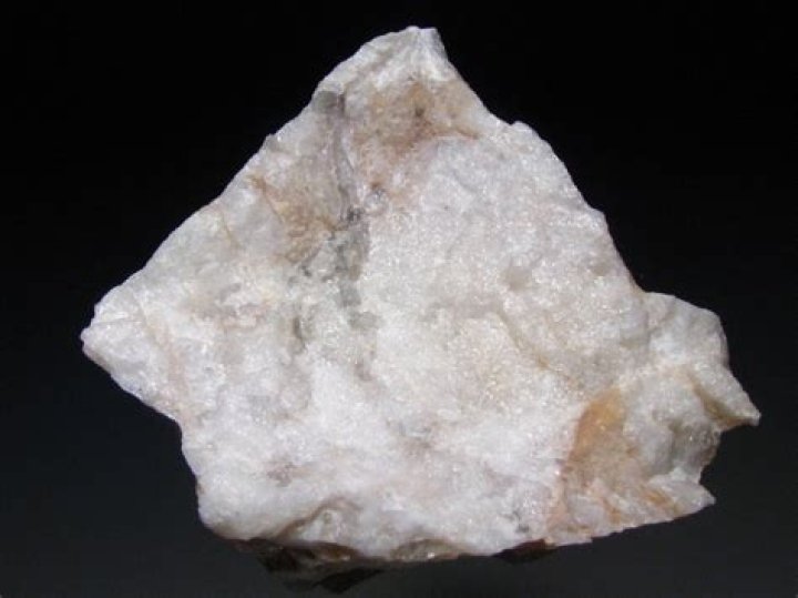 What is pollucite mineral?