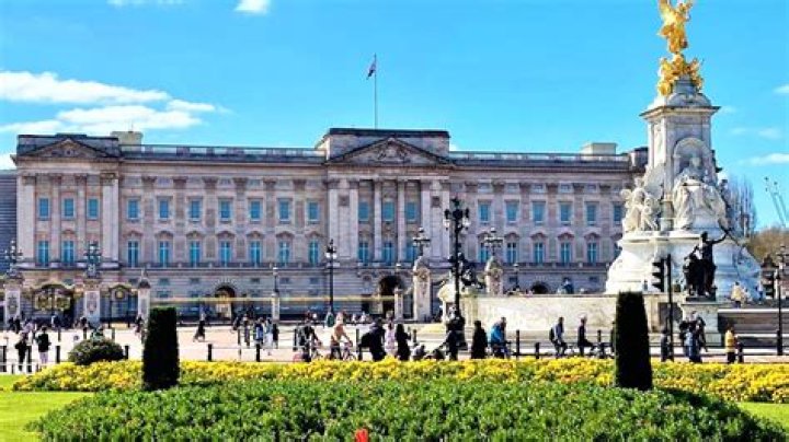 What is the price of buckingham palace?