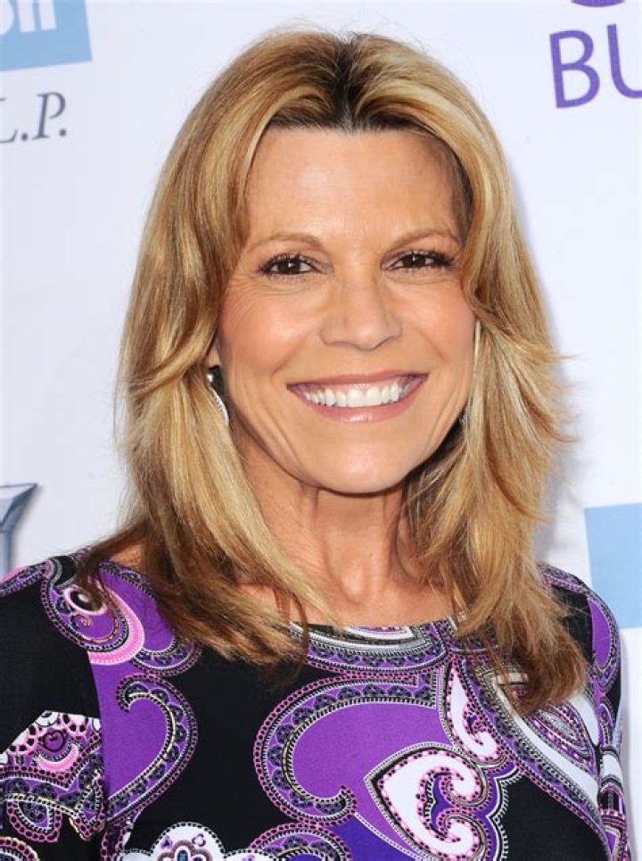 What is vanna white's annual salary?