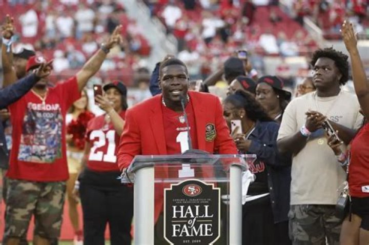What nfl hall of famer was found dead?