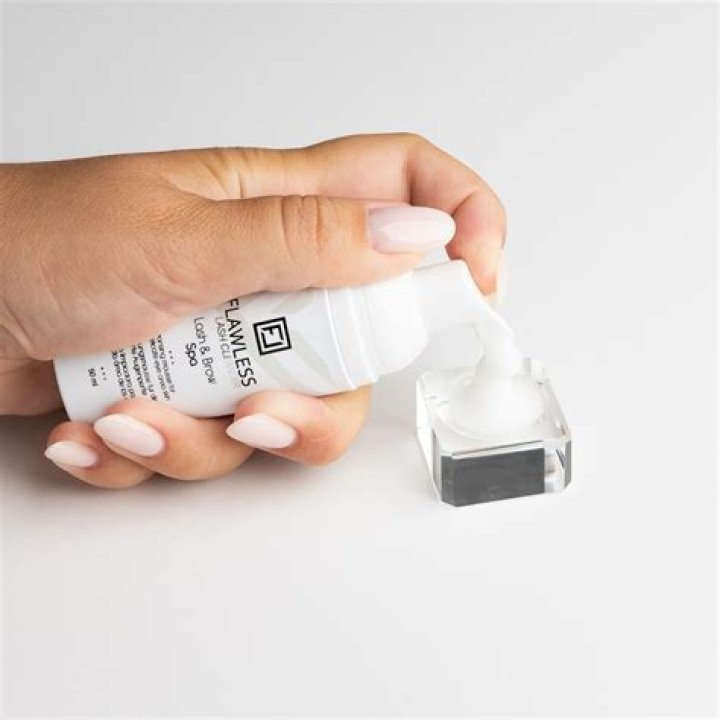 Whats a good cleanser for eyelash extensions?