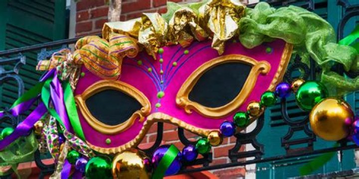 Whats a mardi gras mask?