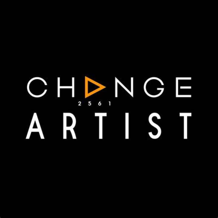 What's a short change artist?
