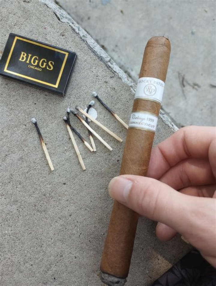 Whats a stogie cigar?