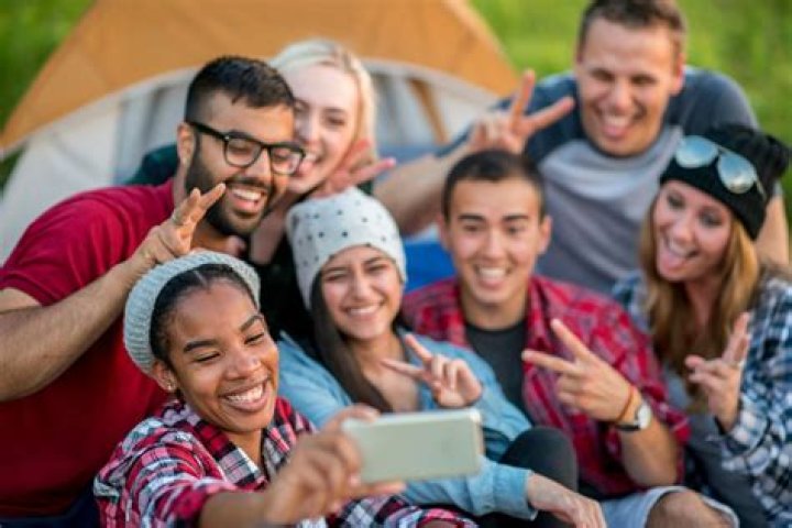 Whats a youth worker?
