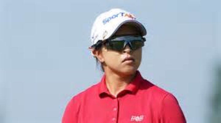 Whats in sei young kim bag?