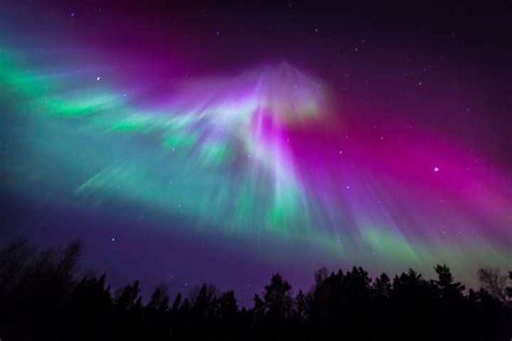 When aurora borealis can be seen?