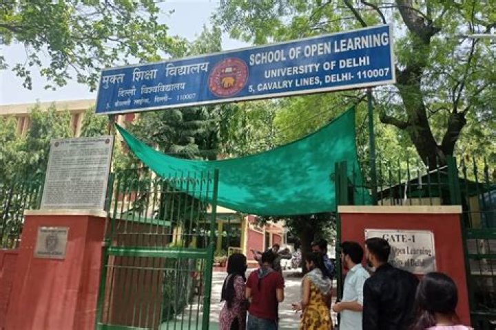 When delhi school will open?