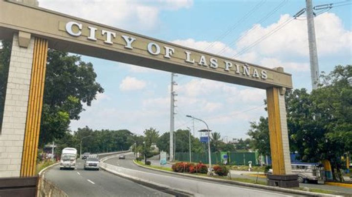 When did las pinas became a city?