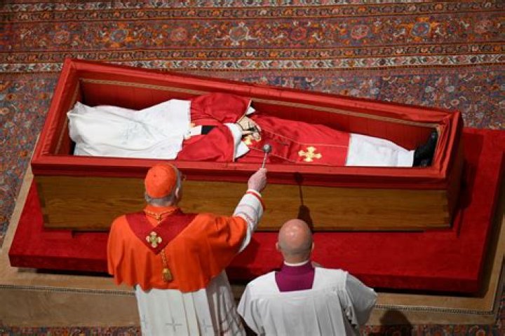 When did st cuthbert die?