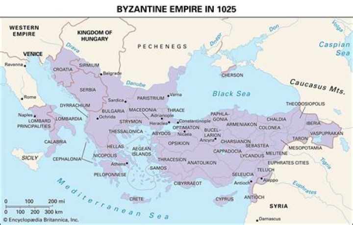 When did the byzantine empire start to decline?