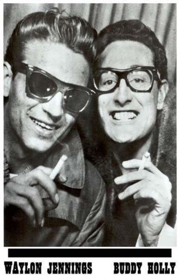 When did waylon jennings play with buddy holly?