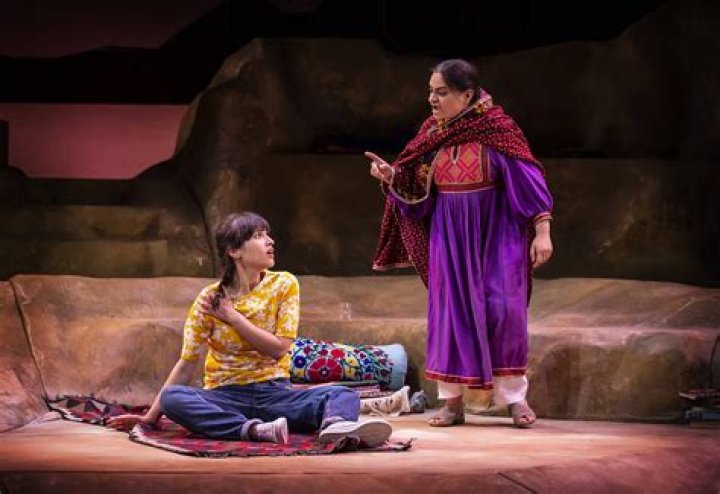 When do mariam and laila become friends?