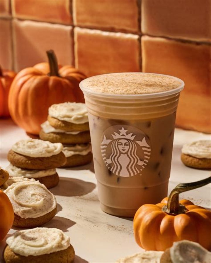 When pumpkin spice latte 2021?