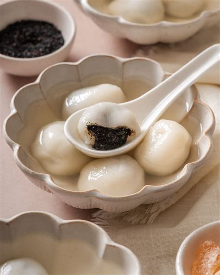 When to eat tangyuan?