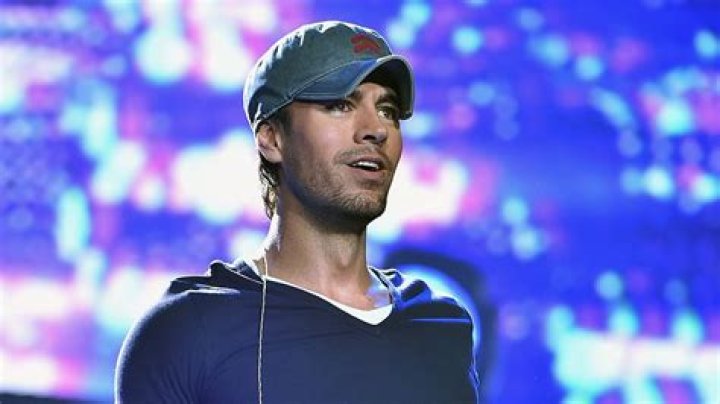 When was enrique iglesias born?