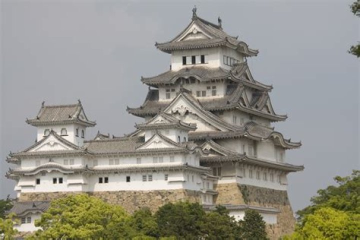 When was himeji castle built?