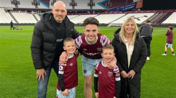 Where are declan rice's parents from?