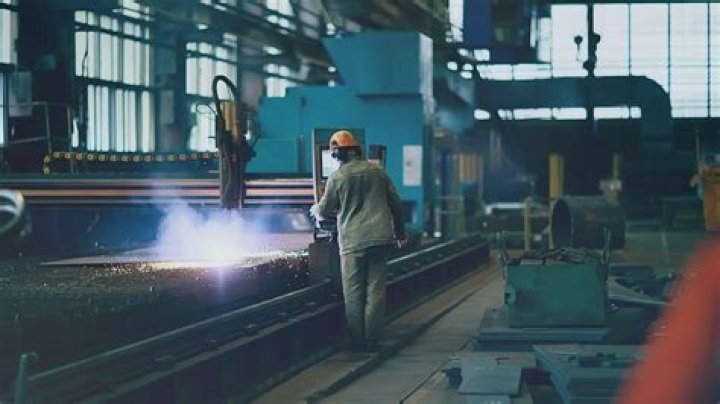 Where can a metallurgical engineer work?